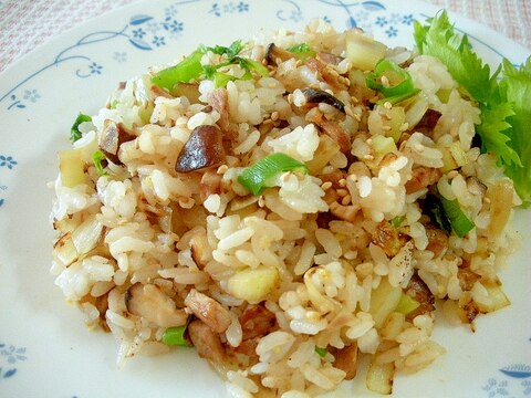 炒めて簡単☆セロリと焼き豚のチャーハン☆